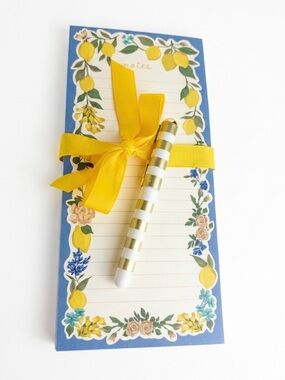 NWT ⚜️🍋⚜️ Lady Jayne Lemon Magnetic Notepad with Pen Set